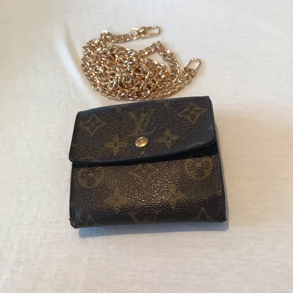 Louis Vuitton monogram Elise wallet. 4.25 x 4.0 x 1